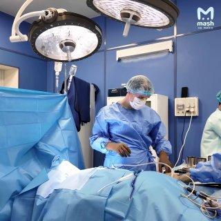 Редчайшую опухоль в шее удалили женщине в Петербурге — образование сдавливало...