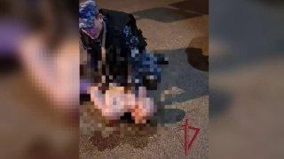Голый лудоман устроил перформанс в букмекерской конторе в Москве. Мужчина...