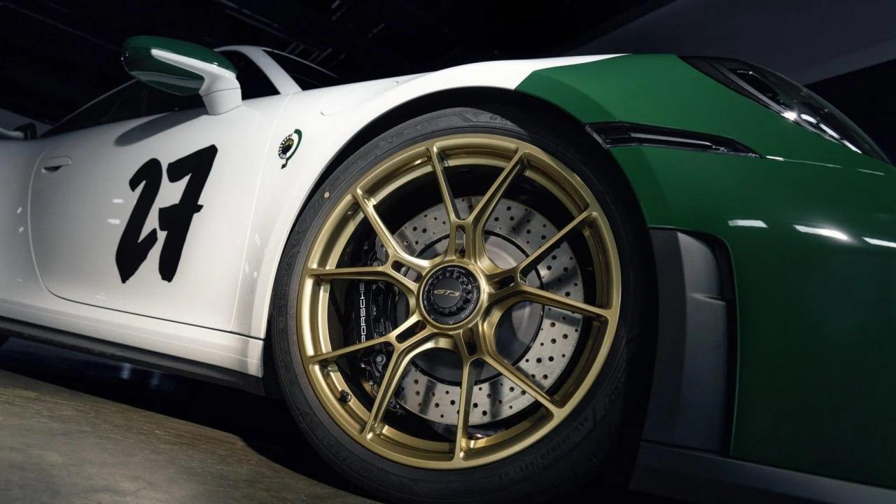 Porsche выпустила юбилейный 911 GT3 в честь 100-летия Нюрбургринга — всего соберут 100 машин.