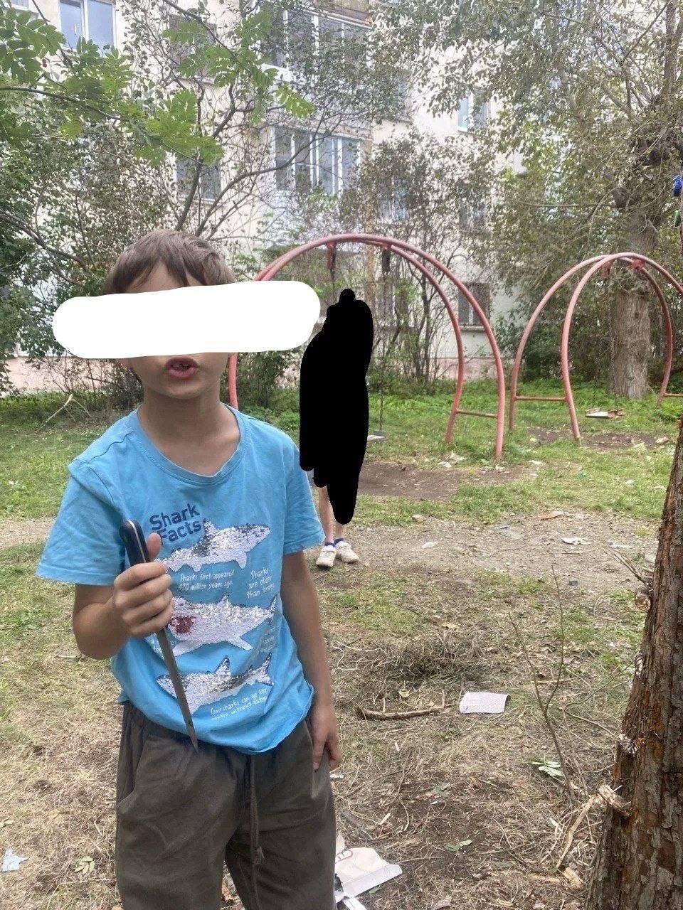 Мальчик с ножом гонялся за детьми и угрожал расправой в Екатеринбурге