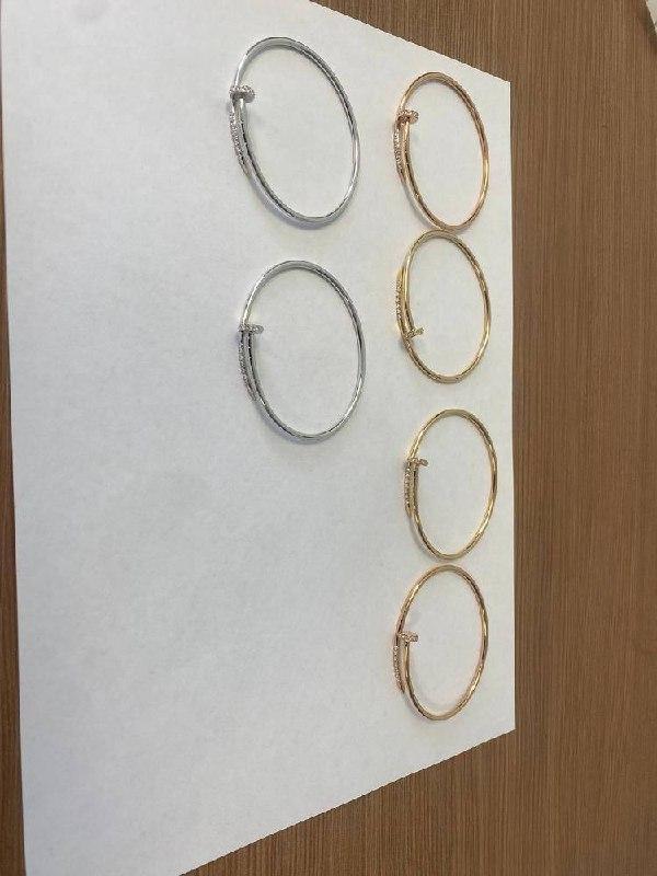 Украшения Cartier и Bulgari на 7 млн рублей нашли на пассажирке рейса из Гонконга в Шереметьево — часть она надела на себя.