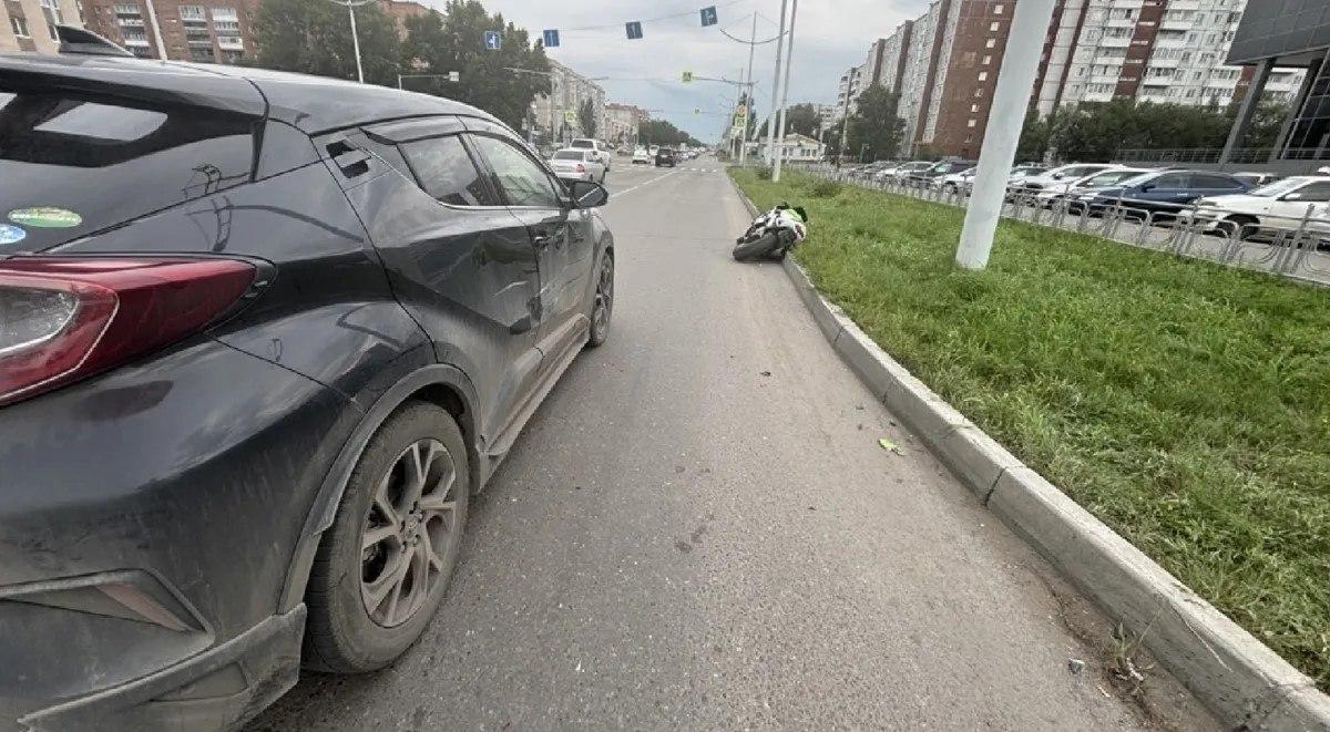 Мотоциклист сломал позвоночник в ДТП в Абакане. Авария произошла накануне на...