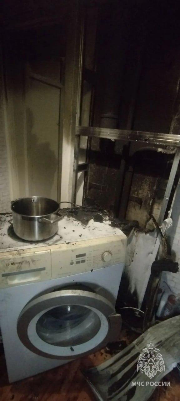 В Саяногорске короткое замыкание привело к пожару в квартире