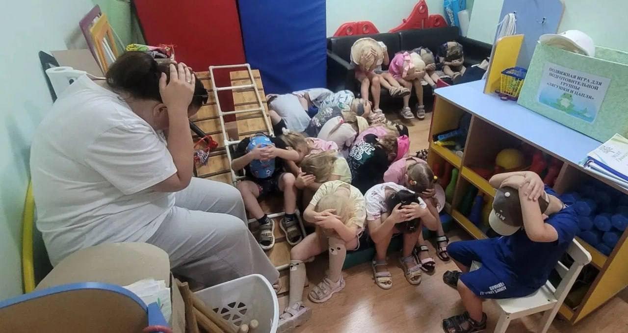 В российских детсадах проходят антитеррористические учения с участием детей