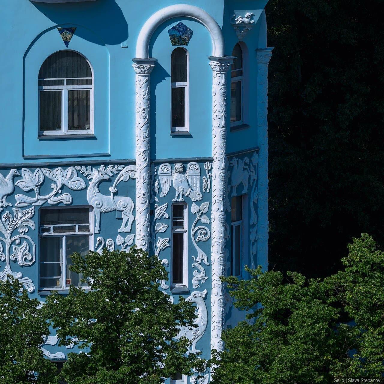 Один из самых сказочных фасадов Москвы — «Дом со зверями» на Чистопрудном...
