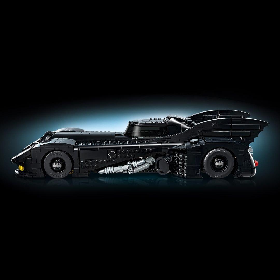LEGO выпустила бэтмобиль, который умеет превращаться прямо на ходу — как в фильме «Бэтмен возвращается».