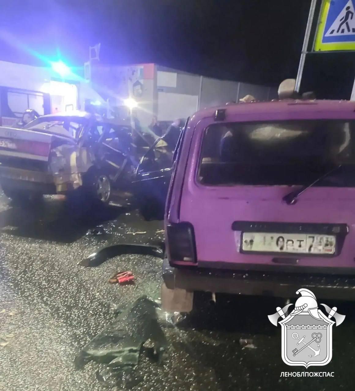 Двое человек погибли и четверо пострадали в ДТП под Выборгом.