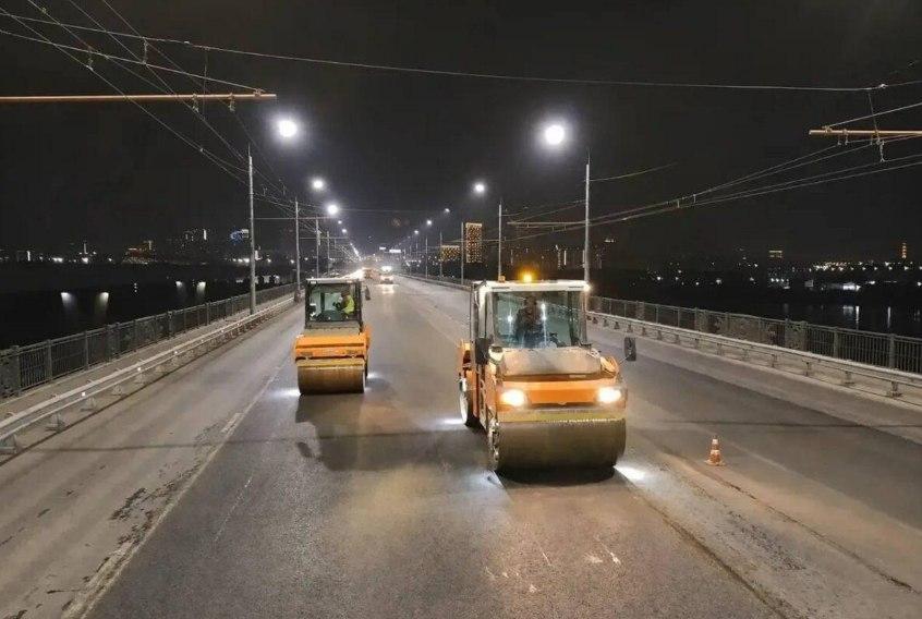 Обновление асфальта на Октябрьском мосту завершается Ремонт Октябрьского...