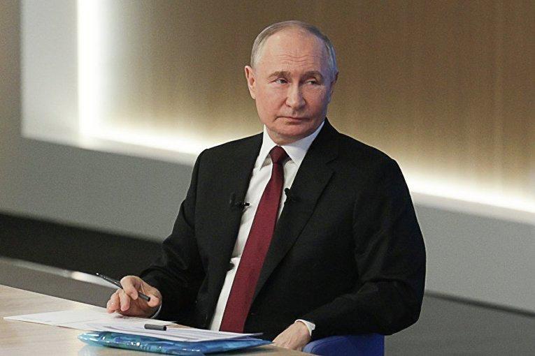 Путин не отклонил ни одного принятого восьмым созывом Госдумы закона