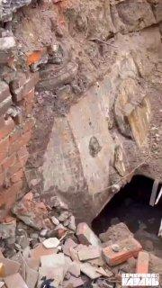 В Казани во дворе университета нашли закопанный немецкий танк «Пантера».