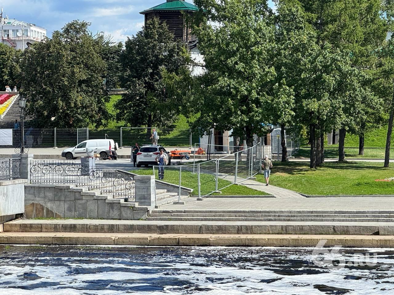 Плотинку в Екатеринбурге закрыли от пешеходов