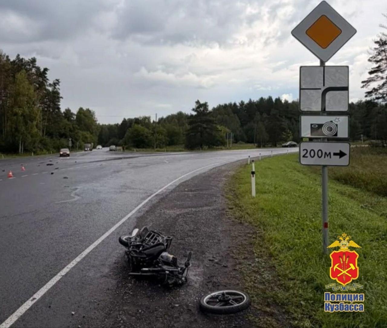В Гурьевском округе в ДТП погиб 71-летний мопедист — возбуждено уголовное дело