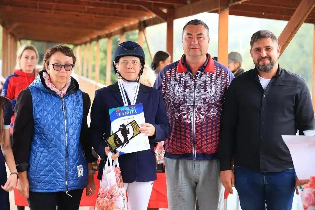 Спортсмены Хакасии взяли главные награды Кубка Сибири по конному спорту....