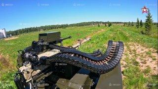 Одно нажатие — огонь из двух стволов. Пульт, которым можно управлять сразу несколькими орудиями, показали российские разработчики.
