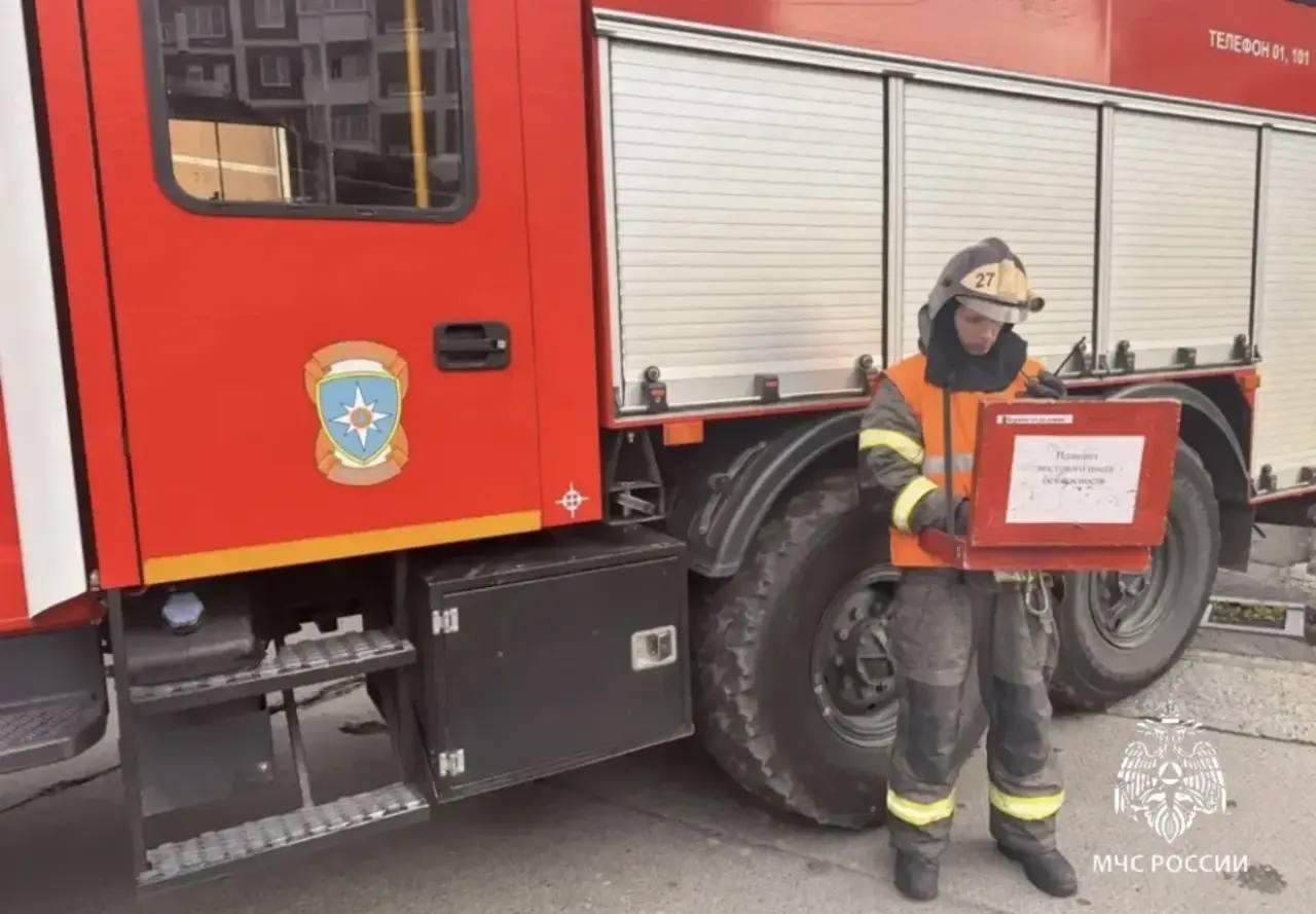 Трёх человек спасли из горящей многоэтажки в Братске