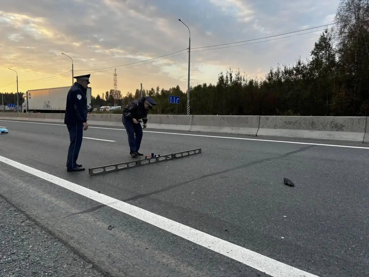 Грузовик насмерть задавил пешехода на трассе М-12 под Ачитом