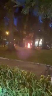Во Вьетнаме мужчина внезапно и без видимых причин устроил самосожжение у...