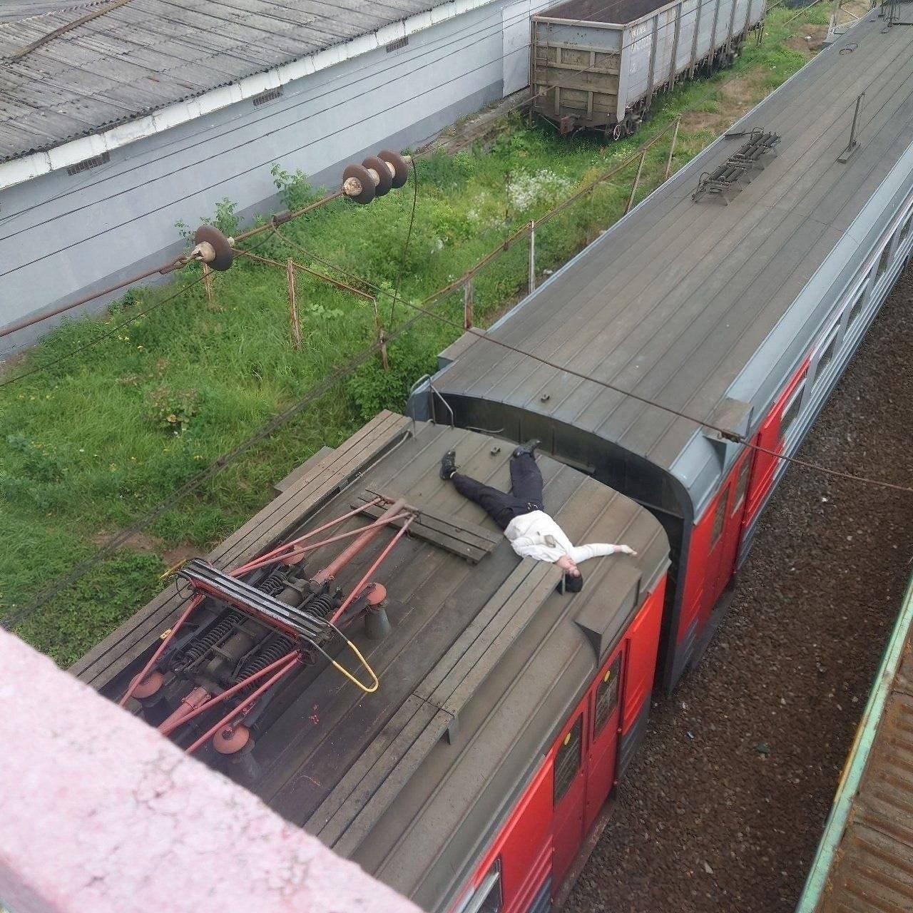 В Подмосковье погиб молодой зацепер, который случайно схватился за провода