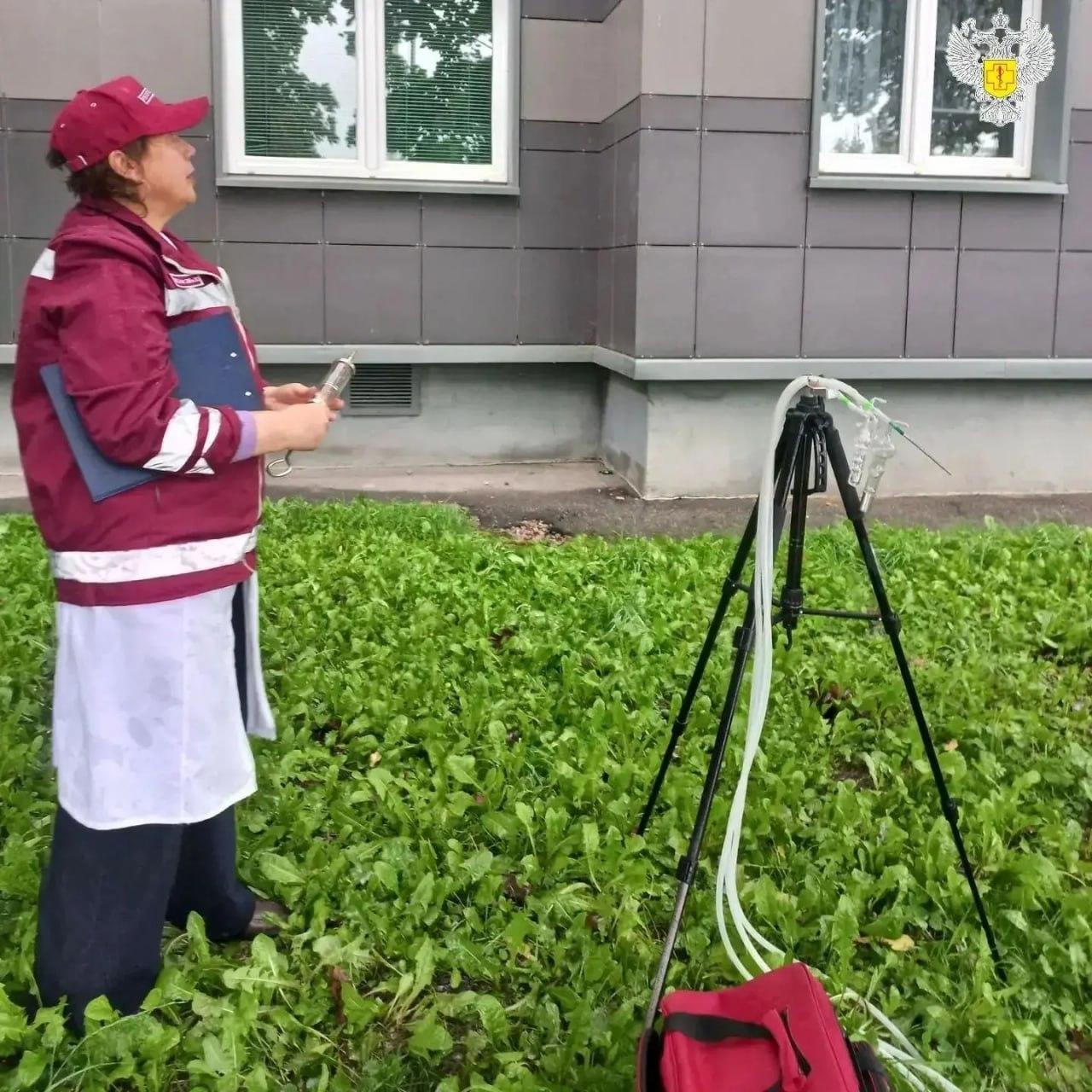 Воздух в Петербурге после пожара на складе на Колпинском шоссе безопасен,...