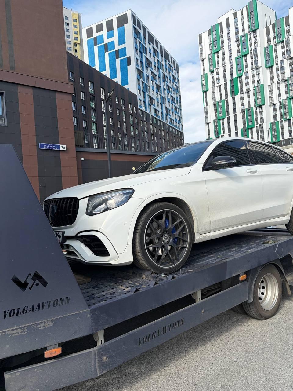 «Мерседес» заставил организацию погасить долг