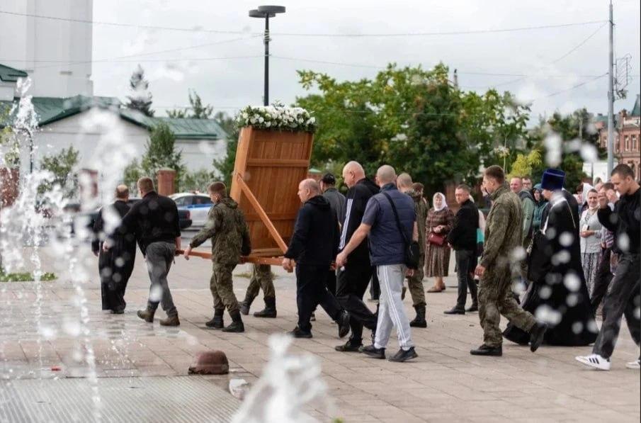 В Канске состоялся общегородской крестный ход 23 августа, в Неделю 12-ю по...