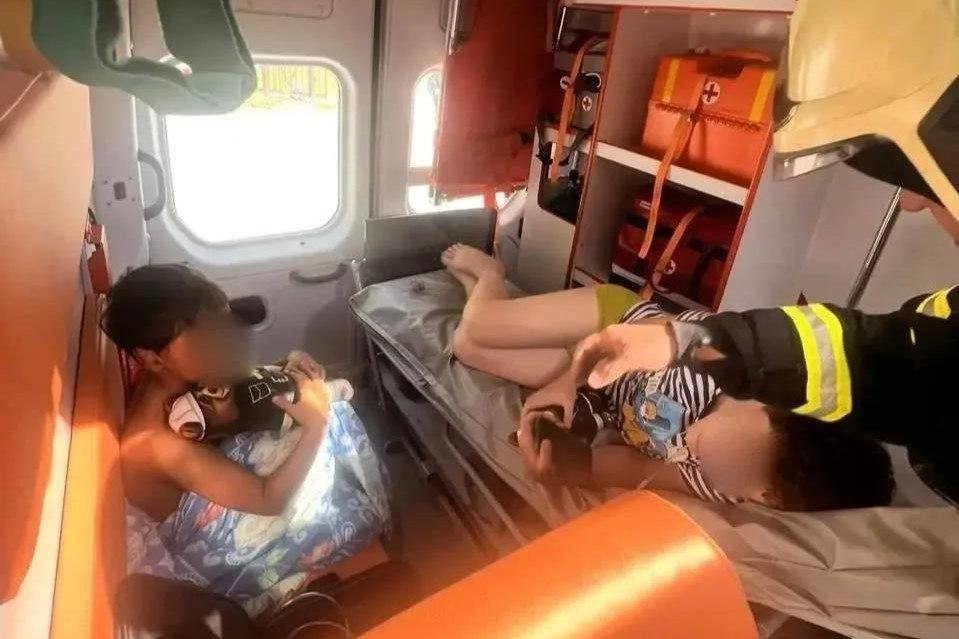 Двое детей спасены из пожара в новосибирской пятиэтажке В Ленинском районе...