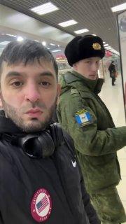 В Иркутске завёлся абу-бандит, который специально провоцирует на камеру военных