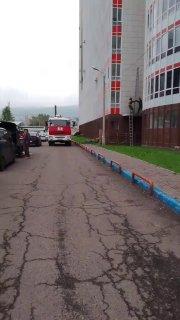 Ребёнок едва не выпал из окна третьего этажа в Крансоярске Инцидент произошёл...