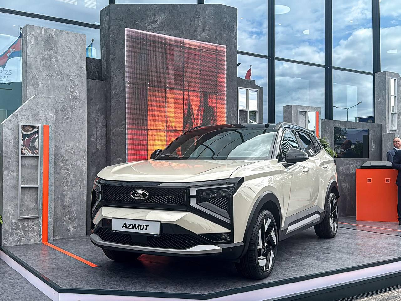 Lada Azimut встанет на конвейер уже в сентябре — АвтоВАЗ начал готовить новый кроссовер к массовому выпуску.