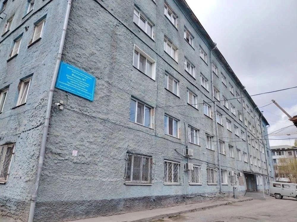 Спустился по проводам: из психдиспансера в Ачинске сбежал пациент По...
