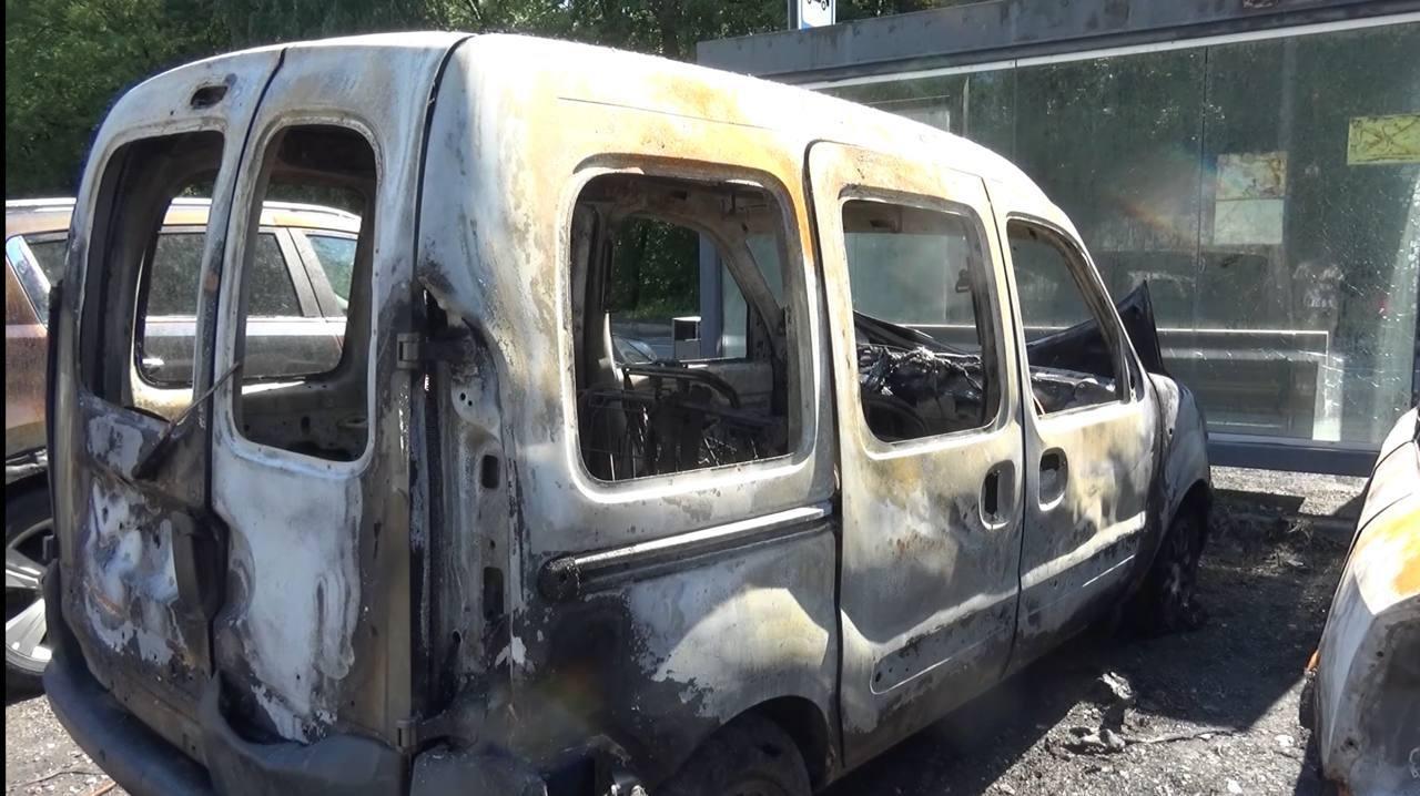 Житель Подмосковья сжег 3 чужих автомобиля, чтобы проверить как работают экстренные службы.