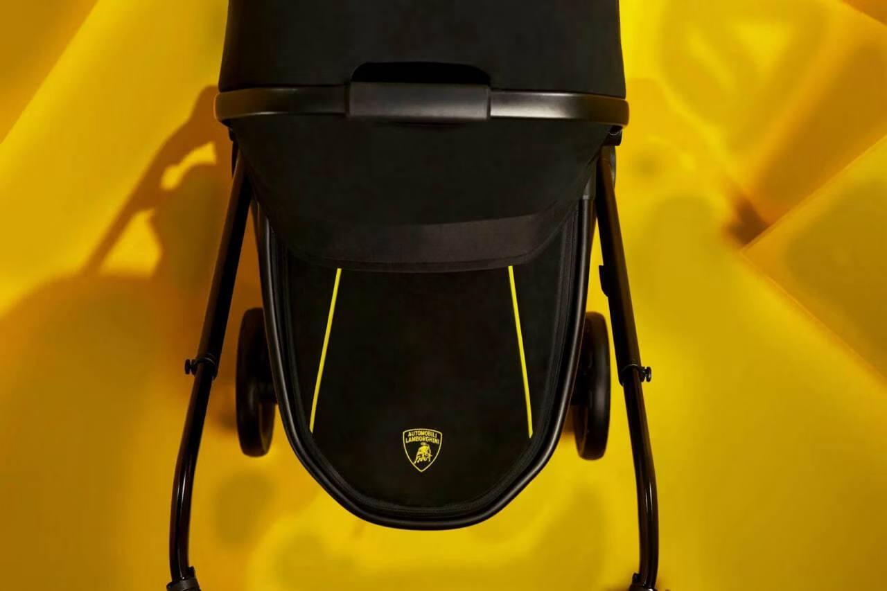 Lamborghini выкатила высокоранговую детскую коляску почти за ПОЛМИЛЛИОНА рублей.