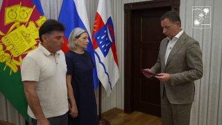 «От души поздравляю. За сына вам большое спасибо»: мэр Сочи такими словами закончил речь на вручении ордена Мужества.