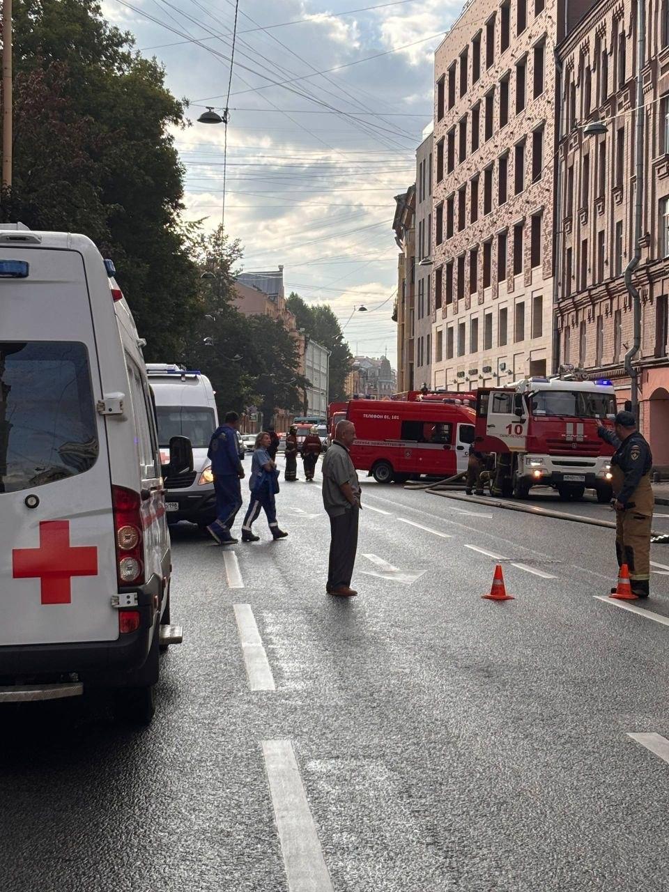 Пожар на Большой Зеленина унес жизнь мужчины