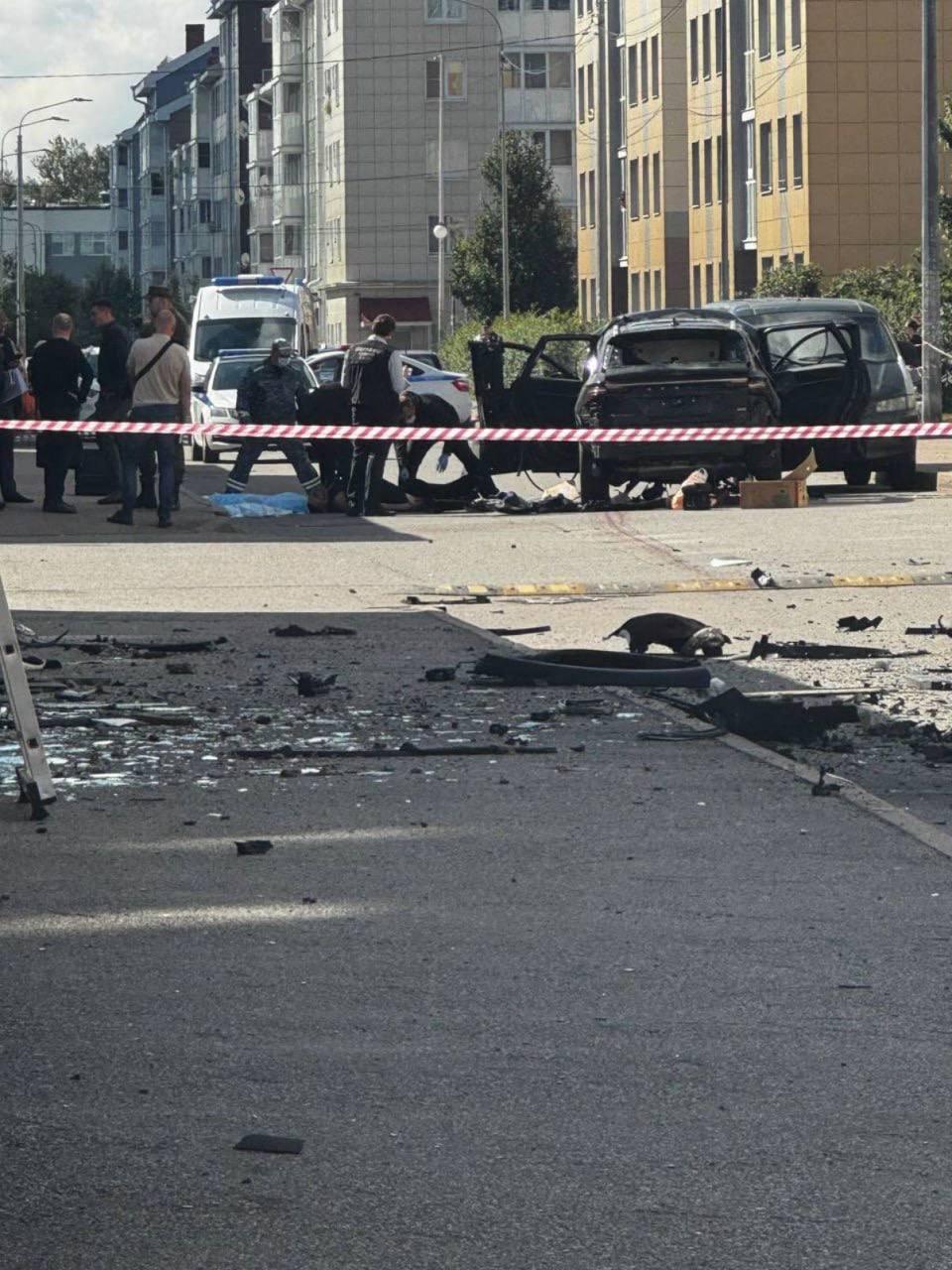 24-летняя девушка заложила бомбу под автомобиль подполковника в Санкт-Петербурге и сбежала через Турцию.
