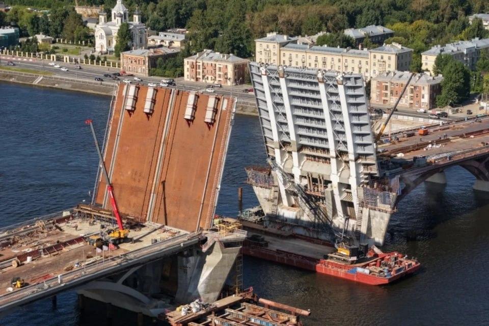 На Большом Смоленском мосту установили 80% разводного оборудования