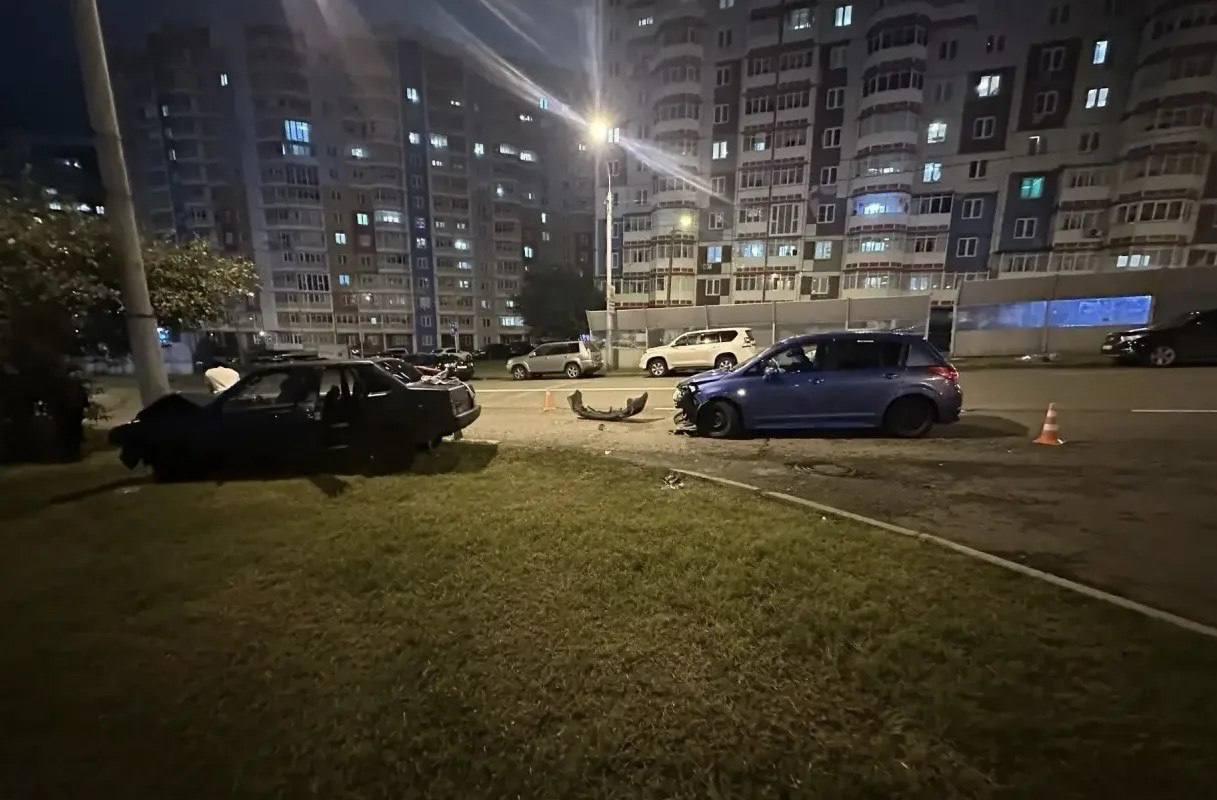 16-летний красноярец купил машину и устроил ДТП с пострадавшими. 16-летний...