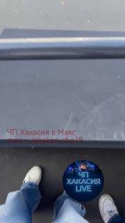 В Абакане девушка разбилась когда спускалась с 8 этажа на простынях.