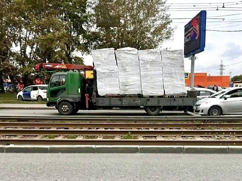 Ребёнок серьёзно пострадал в столкновении минивэна Honda и Mitsubishi Fuso в Кировском районе Новосибирска