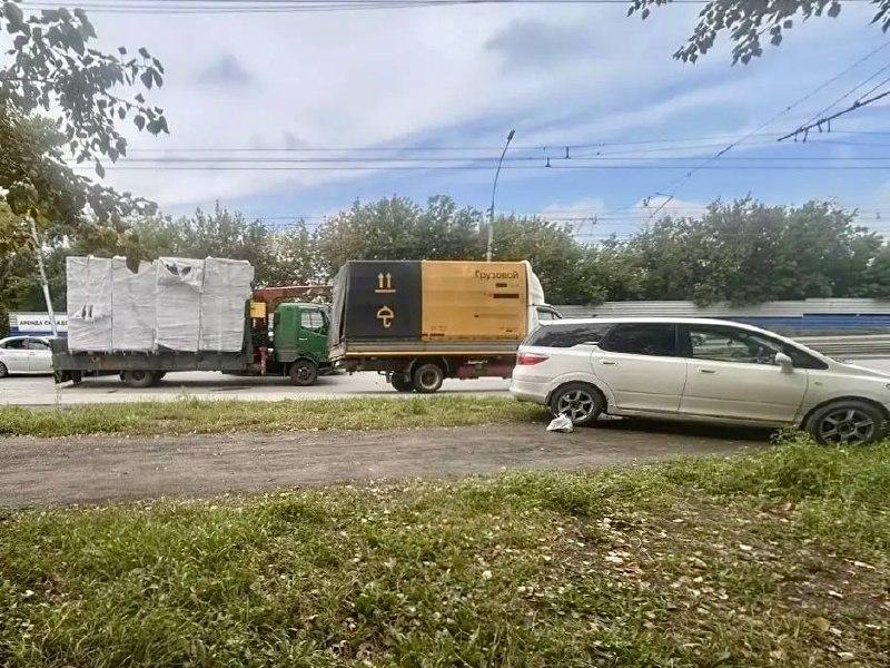 Ребёнок серьёзно пострадал в столкновении минивэна Honda и Mitsubishi Fuso в Кировском районе Новосибирска