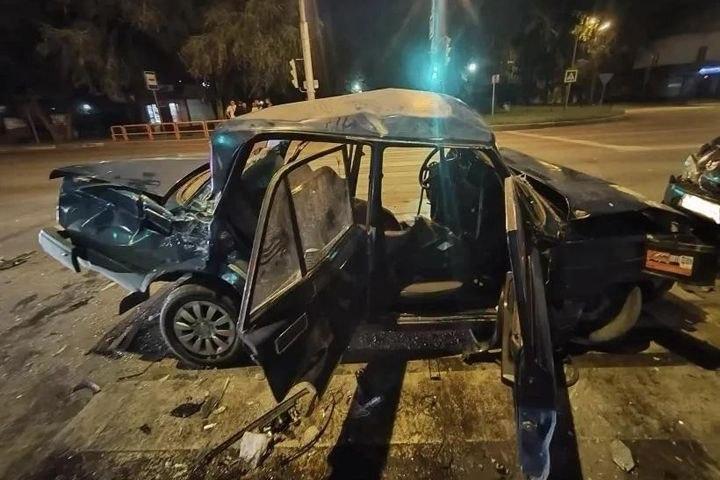 Жесткое ДТП в Абакане: «семерка» превратилась в металлолом, водитель погиб на месте