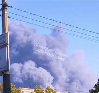 ❗️В Киеве горит склад 