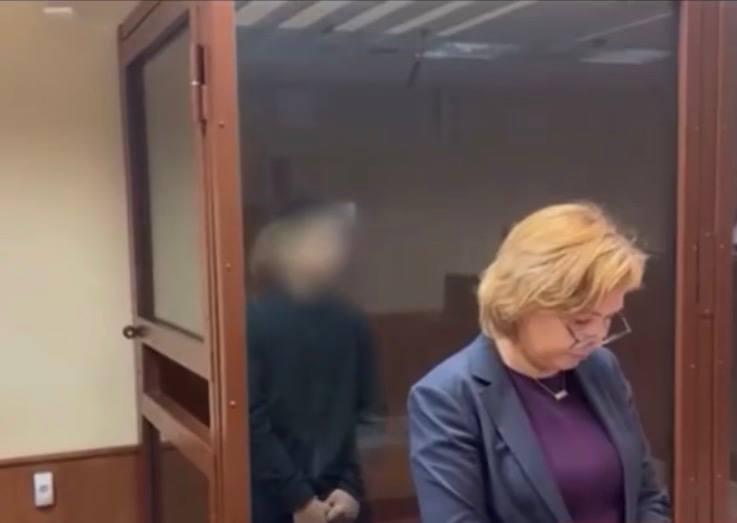 17-летний мигрант перерезал горло военнослужащей, когда она ночью возвращалась домой в Москве