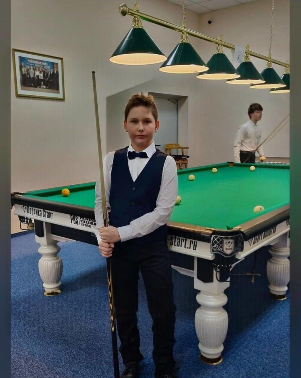 В ХМАО 15-летний подросток зарезал бывшего одноклассника, когда тот нес учебники из школы: душегуб находился в международном розыске за убийство своего отца в Азербайджане
