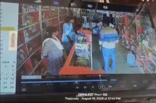 В Индии молодой человек напал с ножом на девушку, которая 16 раз отвергла его