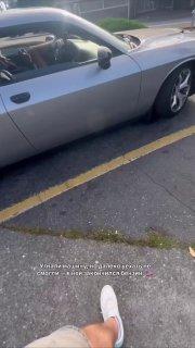 Фейл дня: мужик угнал тачку, но в ней закончился бензин. Хозяин нашел ее...