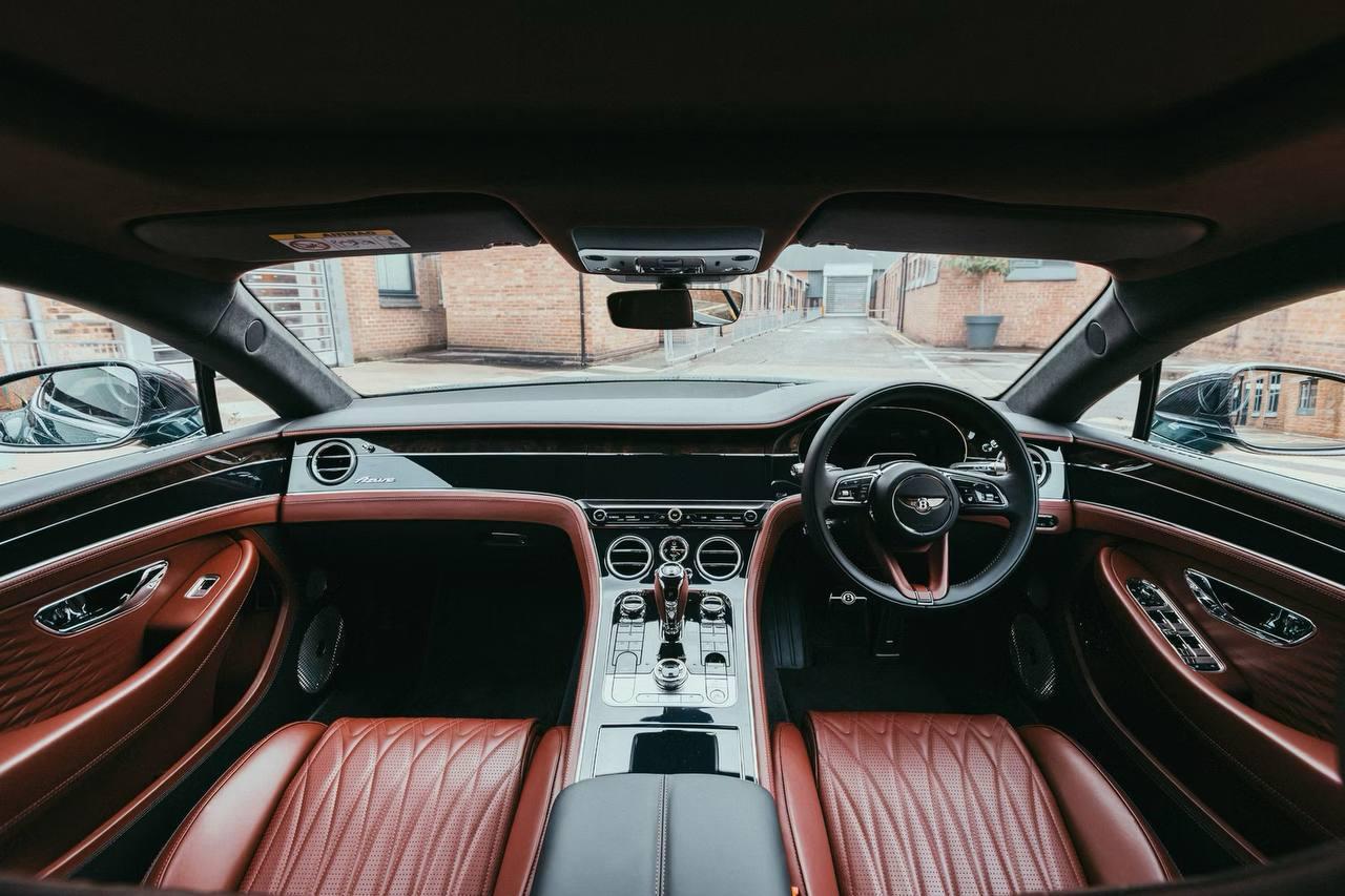 Bentley отметила 80 лет завода в Крю особым Continental GT