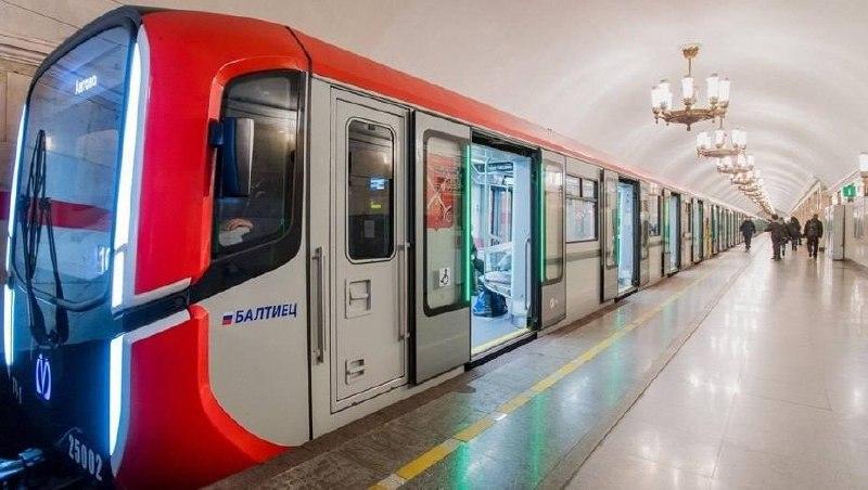 Беспилотный «Балтиец» вышел на линию петербургского метро
