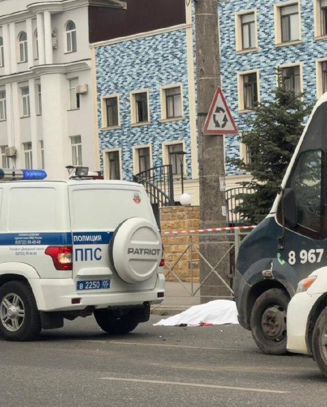 В Дагестане маршрутка насмерть сбила женщину: пенсионерка перебегала дорогу в неположенном месте.