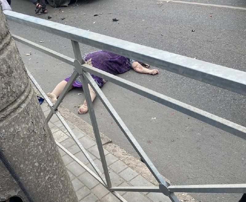В Дагестане маршрутка насмерть сбила женщину: пенсионерка перебегала дорогу в неположенном месте.